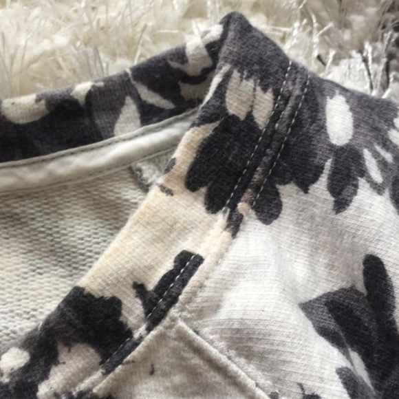 J. Crew Photo Floral Crewneck Sweatshirt Sz XS - Picture 5 of 8